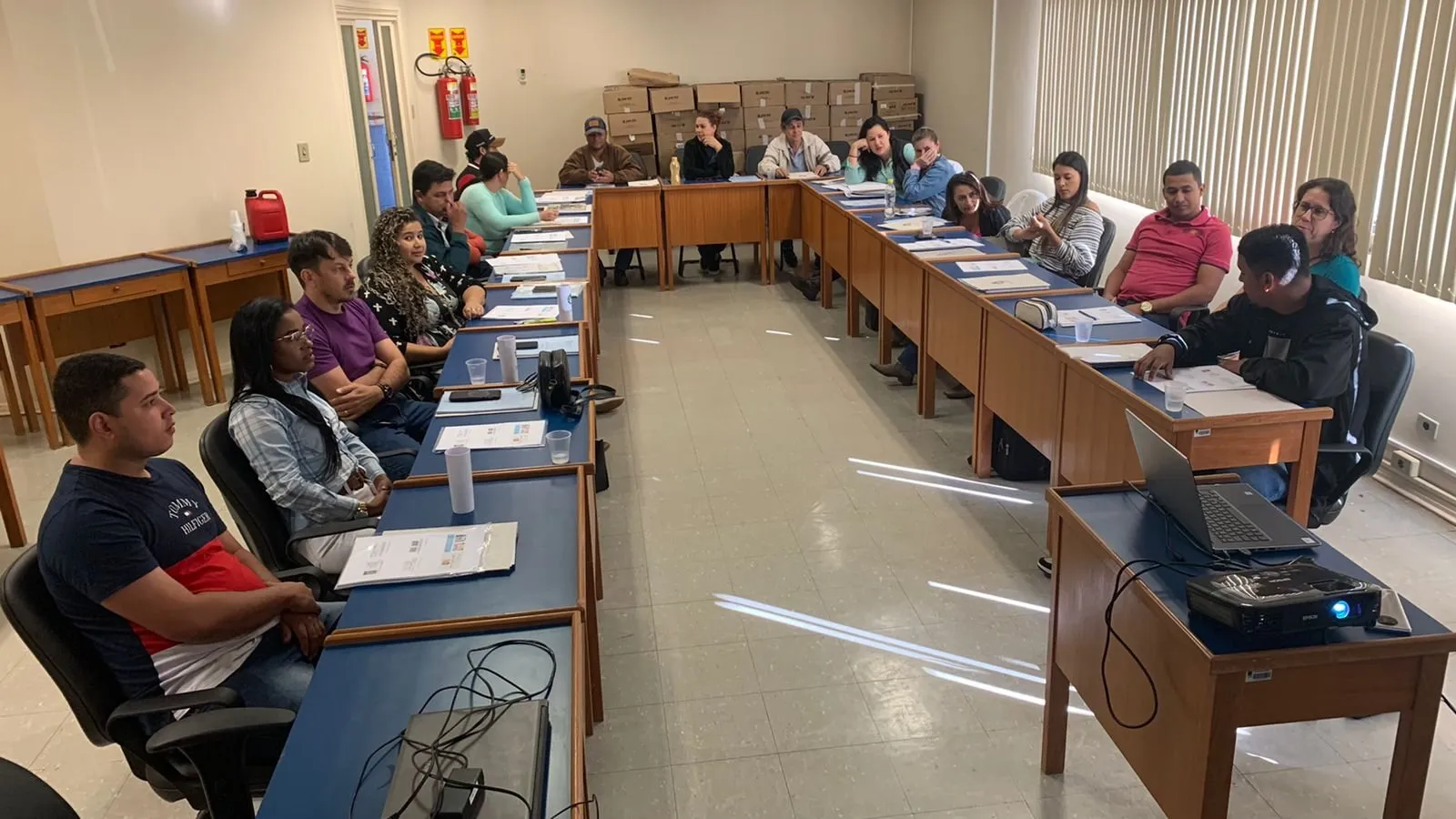 Alunos de uma turma da Germinar em sala de aula