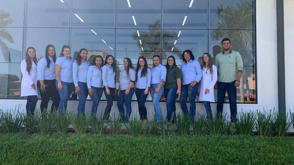 Turma da Germinar em aula prática de campo